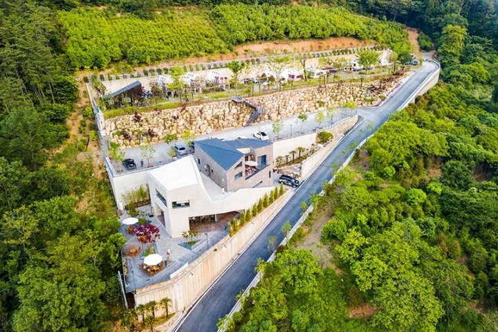 Geoje Stone Hill Glamping Pension