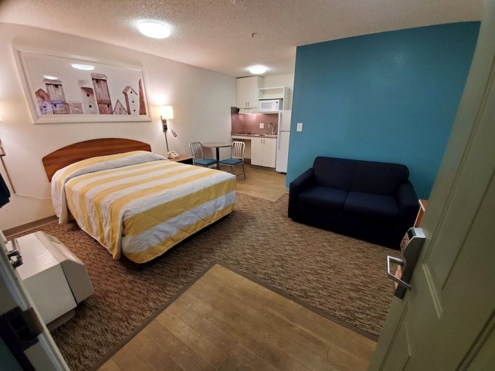 InTown Suites Extended Stay Orlando FL - Universal