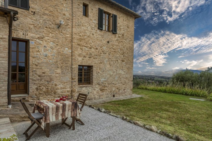 Tuscan Farmhouse Near Siena
