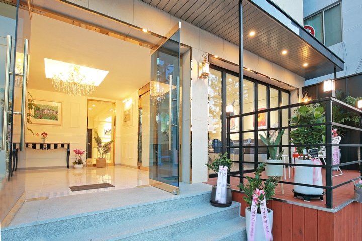 Ulsan Dalbit Eunhasu Guest House