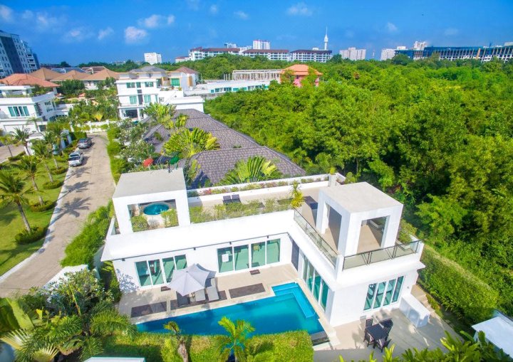 芭堤雅仲天海滩艾戴尔 3 贵宾别墅(VIP Villas Pattaya Adare 3 Jomtien Beach)