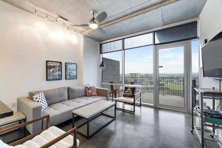 奥斯汀迷人的1卧1卫第二街区公寓(Austin Fascinating 1Bd 1BA 2nd Street District Apartment)