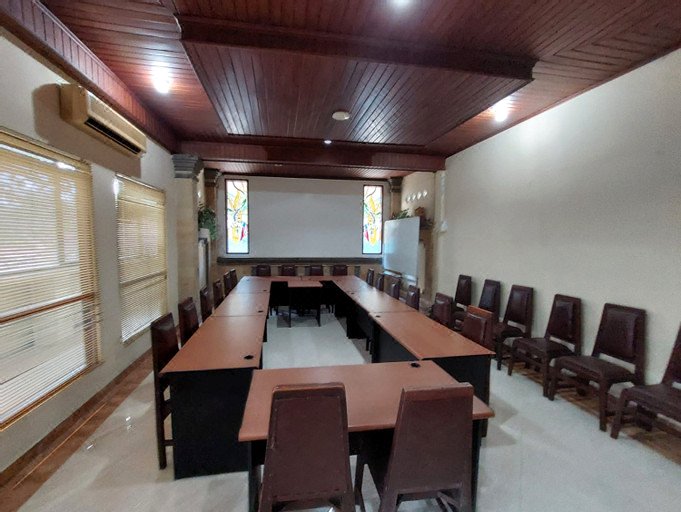 OYO Townhouse Oak Maxi Hotel Legian