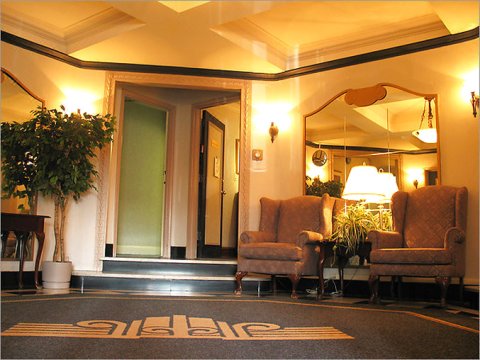 格伦格罗韦套房酒店(Glengrove Suites)