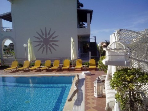 克拉基太阳别墅酒店(Villa Del Sol Corfu)