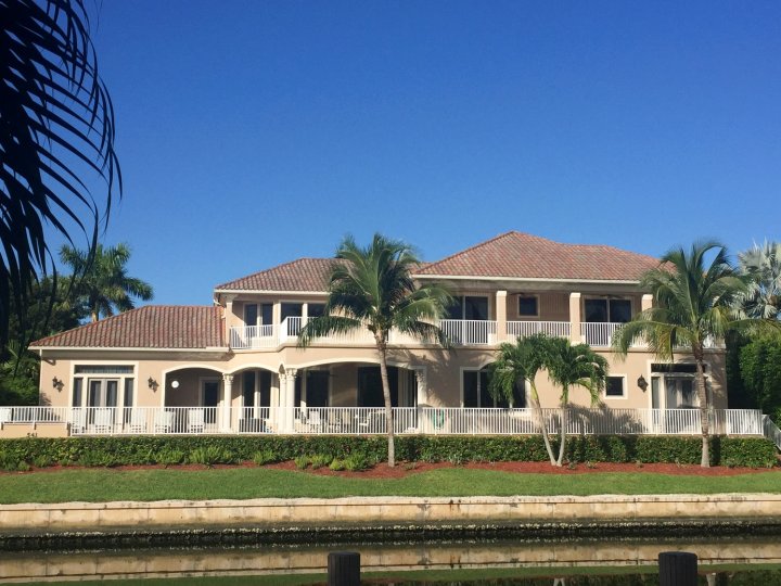 美丽的马克岛佛罗里达州海滨酒店- 适合大家庭(Beautiful Huge Marco Island FL Waterfront Home- Great for Large Families)