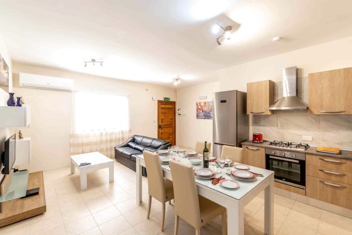 Miris Cosy 3 Bedroom Maisonette-near Marsaskala Seafront