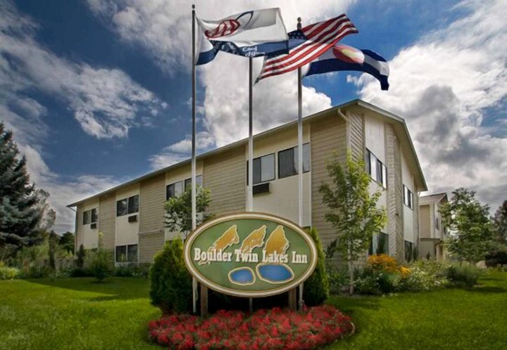 博尔德双湖酒店(Boulder Twin Lakes Inn)