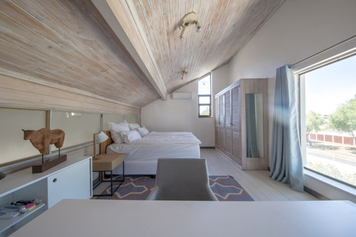 Three Bedroom Holiday Home Living Area with Open-Plan Kitchen Big Veranda