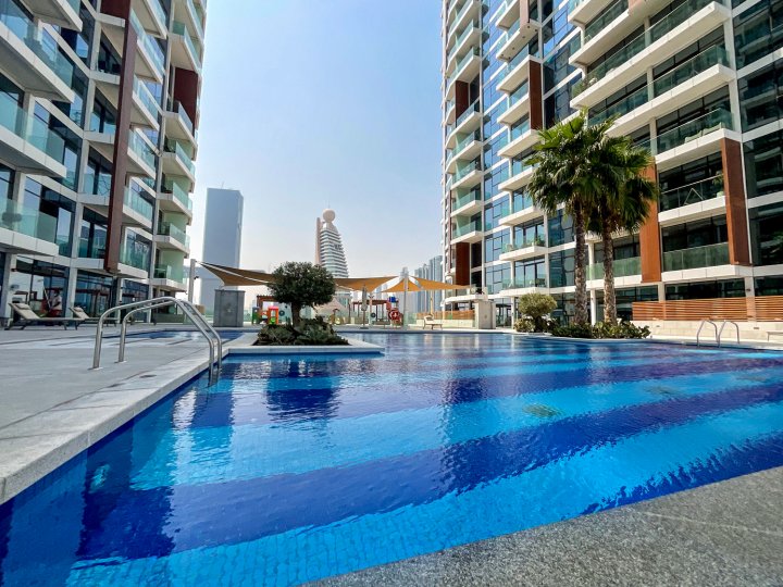 HiGuests - Spacious Apt Near Zabeel Park with Panoramic Views