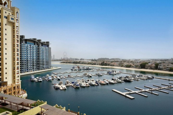 Modern and Airy 2Br in Palm Jumeirah