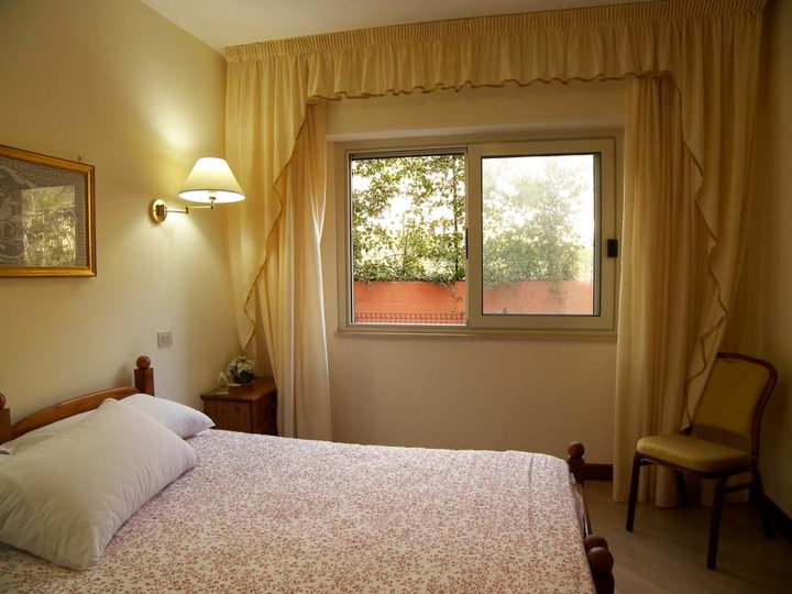 Room X 3 Villa des Reves in the Green Near Montecassino