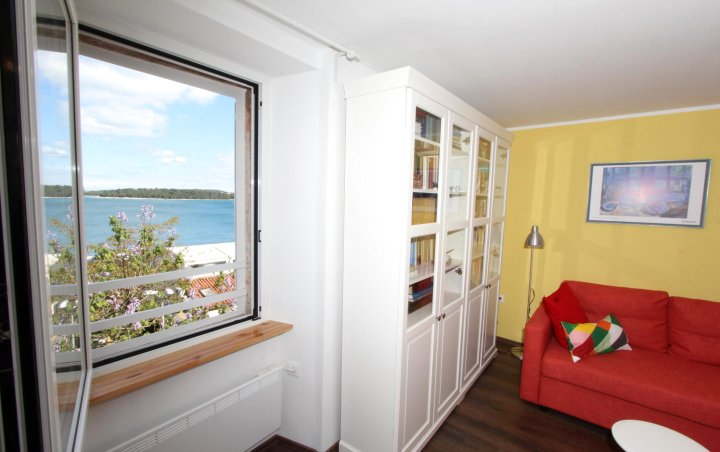 El Corsaro 2 One-Bedroom Apartment with Sea View