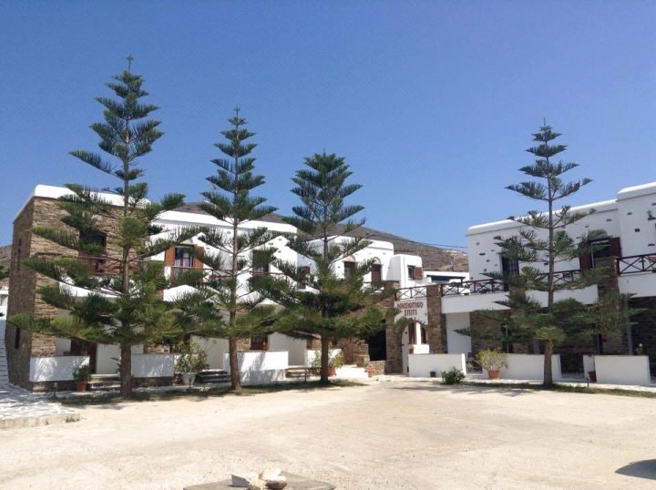 Nisiotiko House in Tinos Near the Beach