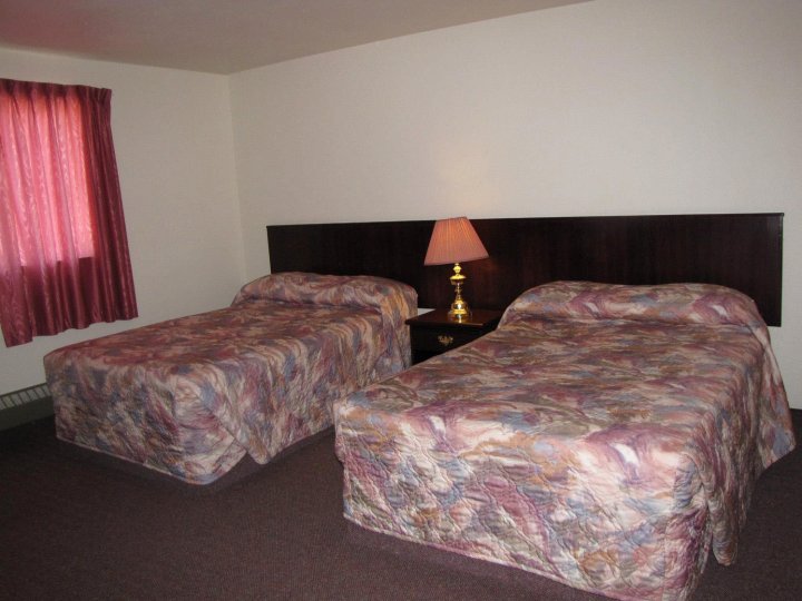 Pelican Rapids Inn