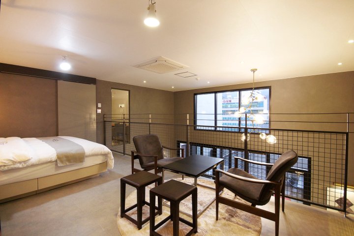 Gumi Hyeonggokdong Hotel Stay