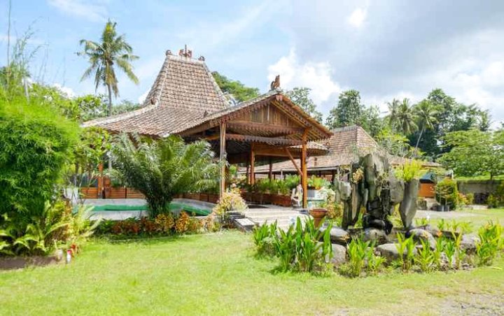 Villa Riverside Kalijeruk Yogyakarta