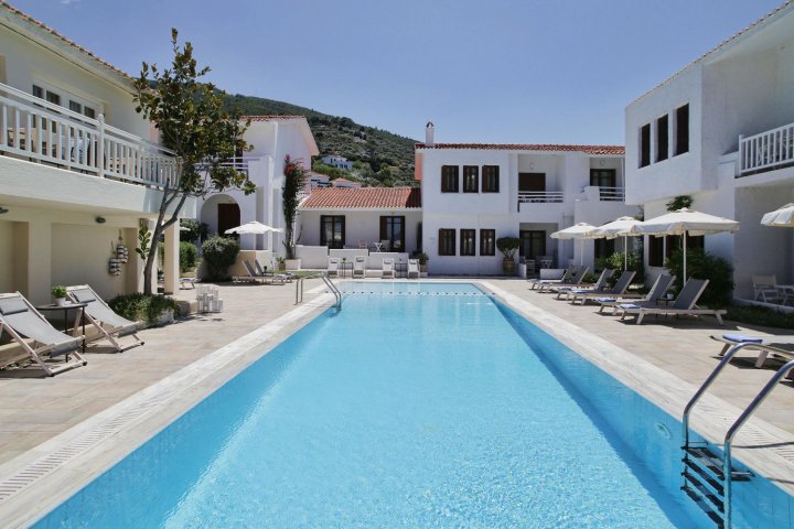 斯科派洛斯村酒店(Skopelos Village Hotel)