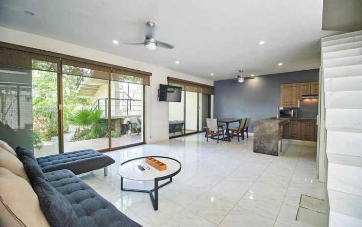 Amazing 6 Apts 12Br Perfect for Large Groups Shared Pool with Sundeck in Downtown Tulum