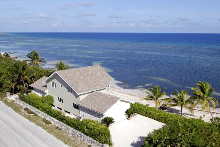 海洋幸存者湾(Castaway Cove by Grand Cayman Villas & Condos)