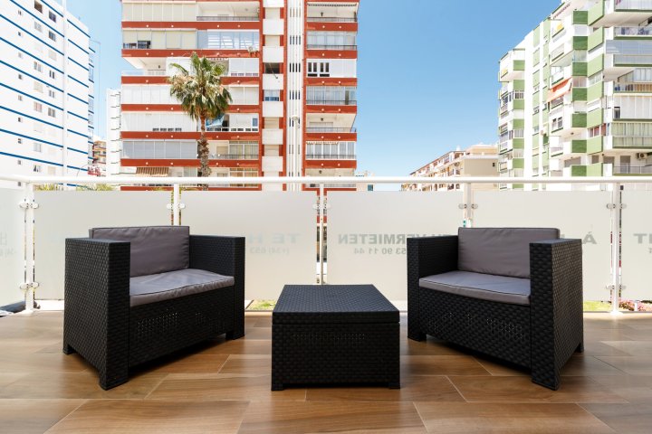 Beautiful and Modern 1b Apt Big Terrace 150 m from the Beach of Torre del Mar