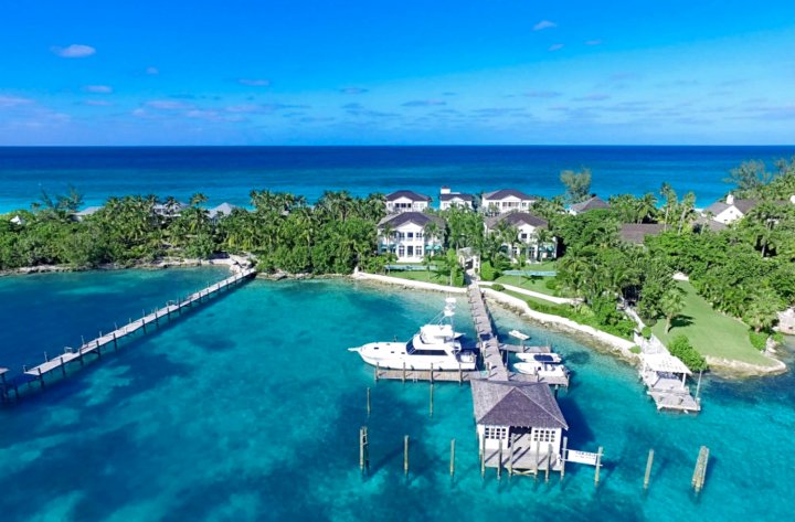 Colonial Paradise | Luxurious Island Beachfront w/ Pool!