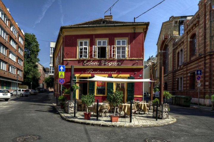 桑提托艺术酒店及青年旅舍(Santico Art Hotel and Hostel)