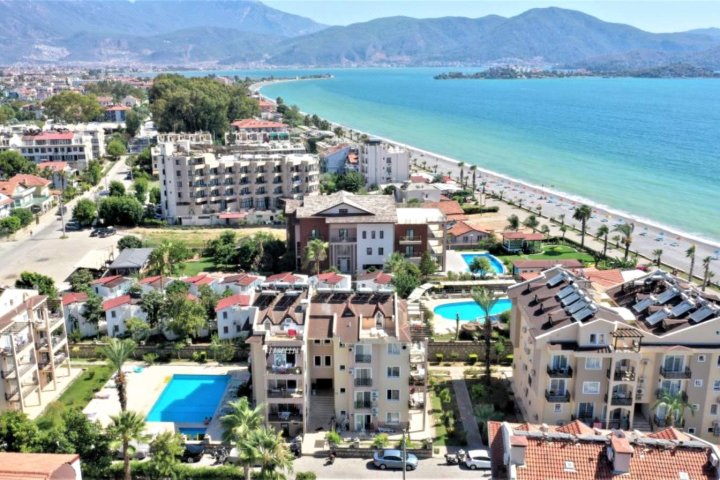 Beach Apartment with 1 Bedroom, a Bathroom and Sleeps 4 in Calıs