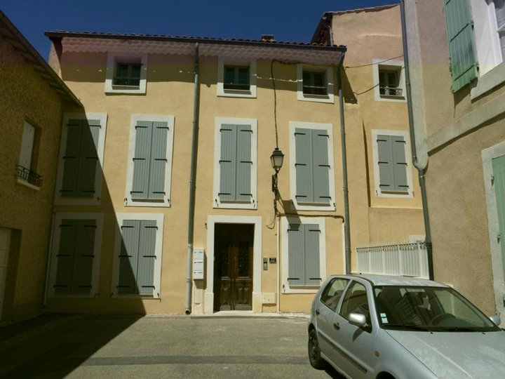 Cozy Nest in the Center of Isle Sur la Sorgue for 4 People