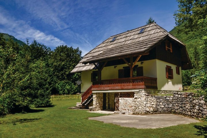近索恰渓谷的普里姆斯小木屋(Chalet Primus Near Soča Gorge)