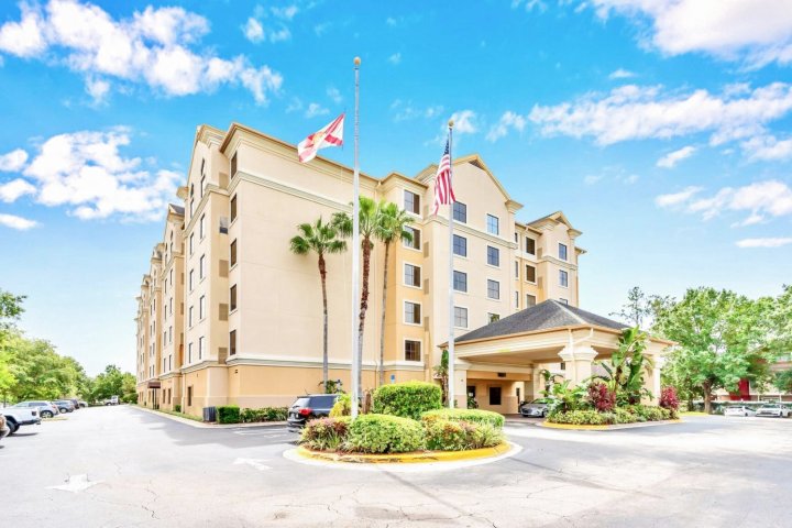 1Br King Suite - with Shared Pool Hot Tub Arcade Room - Near Disney