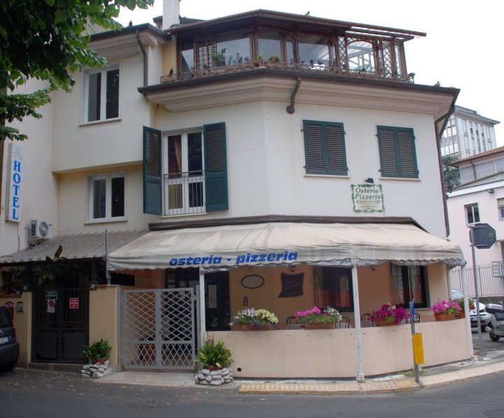 阿农齐亚塔酒店(Hotel Annunziata)