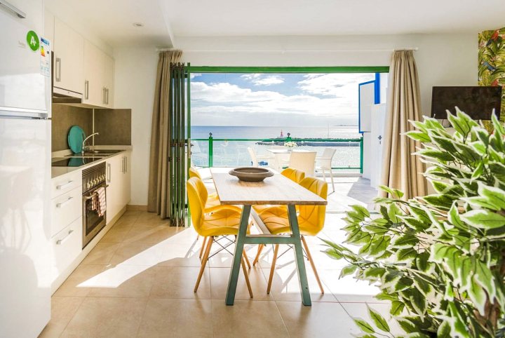 海风海景公寓带AC Wifi 不需要车可步行到海滩 - 2769(Sea Breeze Apartment Walk to Beach Sea Views A C Wifi Car Not Required - 2769)