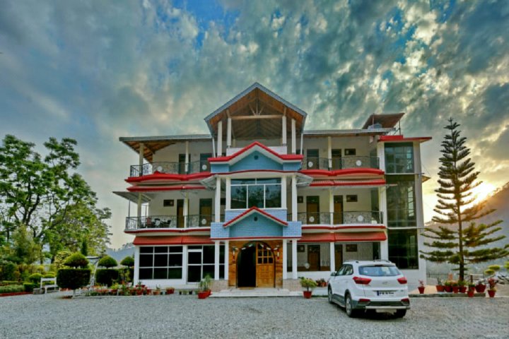 Sapphire Inn Bhimtal