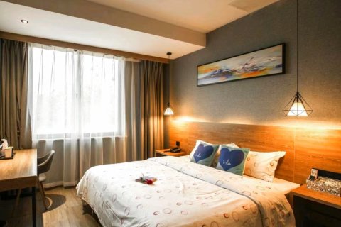 张家港美旭风尚酒店(曼巴特购物广场店)