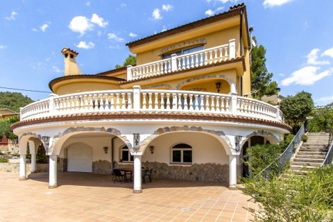 Catalunya Casas: Fantastic Villa in Torrelles, Just 15 km from Barcelona!