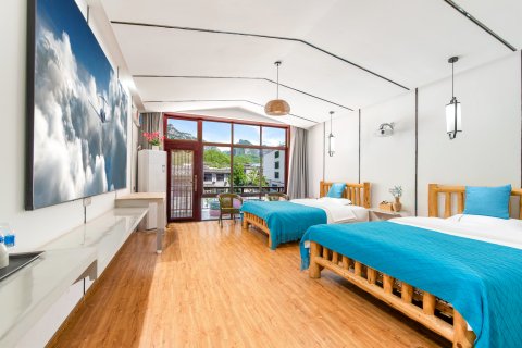 云台山岸上碧天蓝月酒店