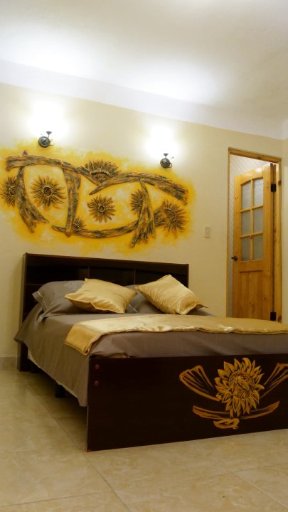 Hostel - Girasol 1920