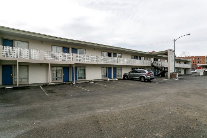 波由特6号汽车旅馆 - 历史市中心(Motel 6-Butte, MT - Historic City Center)