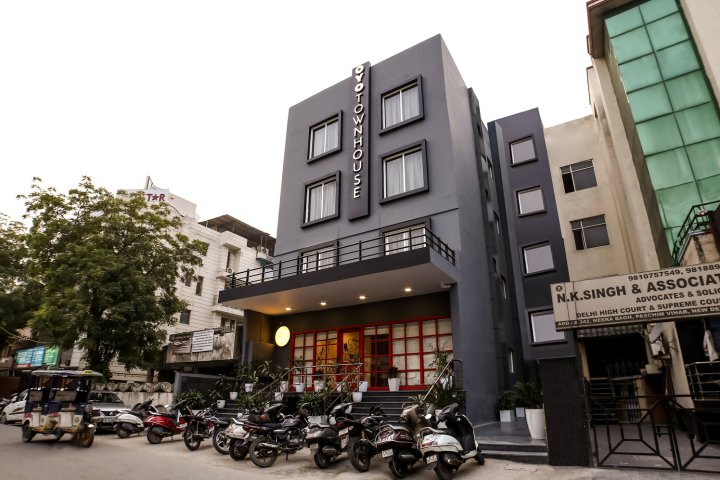 联排别墅 080 号梅拉巴格酒店(OYO Townhouse 080 Meera Bagh)