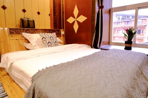 香格里拉青鸟藏式民宿