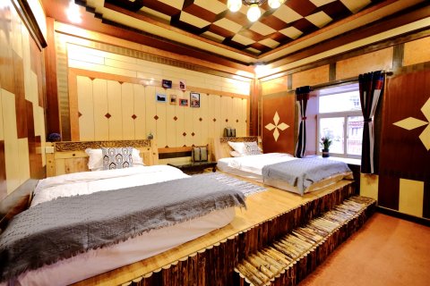 香格里拉青鸟藏式民宿