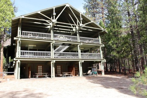 雪松树丛山林小屋(Cedar Grove Lodge)
