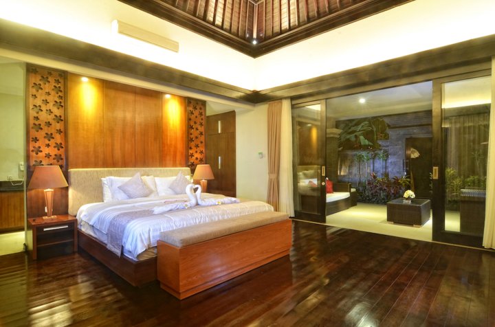 Room in Villa - Kori Maharani Villas - One Bedroom Villa with Private Pool 4