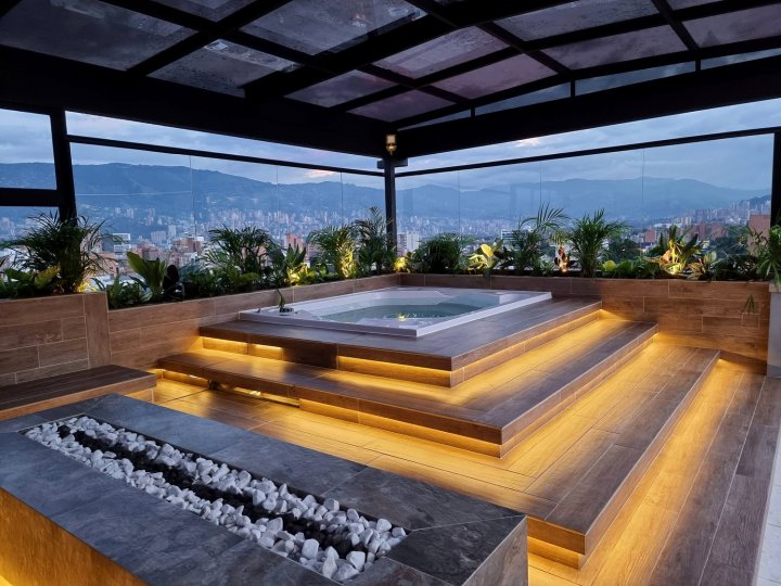 Luxury Penthouse In Laureles Better Than Poblado in Medellin