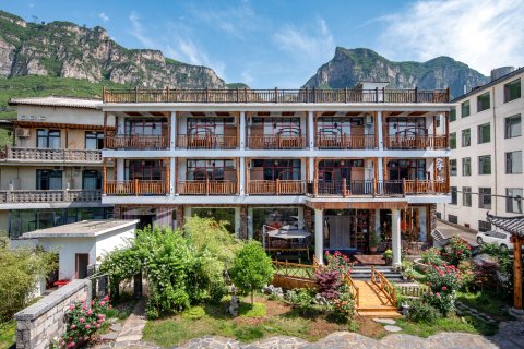 云台山岸上碧天蓝月酒店