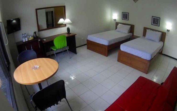 Hotel Srondol Indah