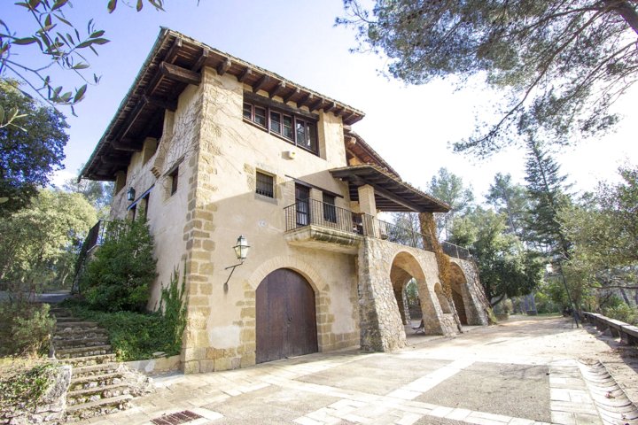 Catalunya Casas: Countryside Mansion for 16 Guests, 30km from Barcelona!