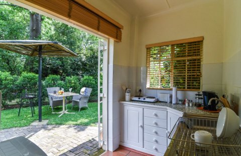 Bushwillow Spacious Cottage for 2 People with Private Garden Access
