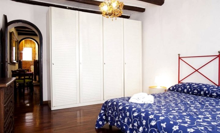 Nice Two-Room Apartment in Rome in the Trastevere Area